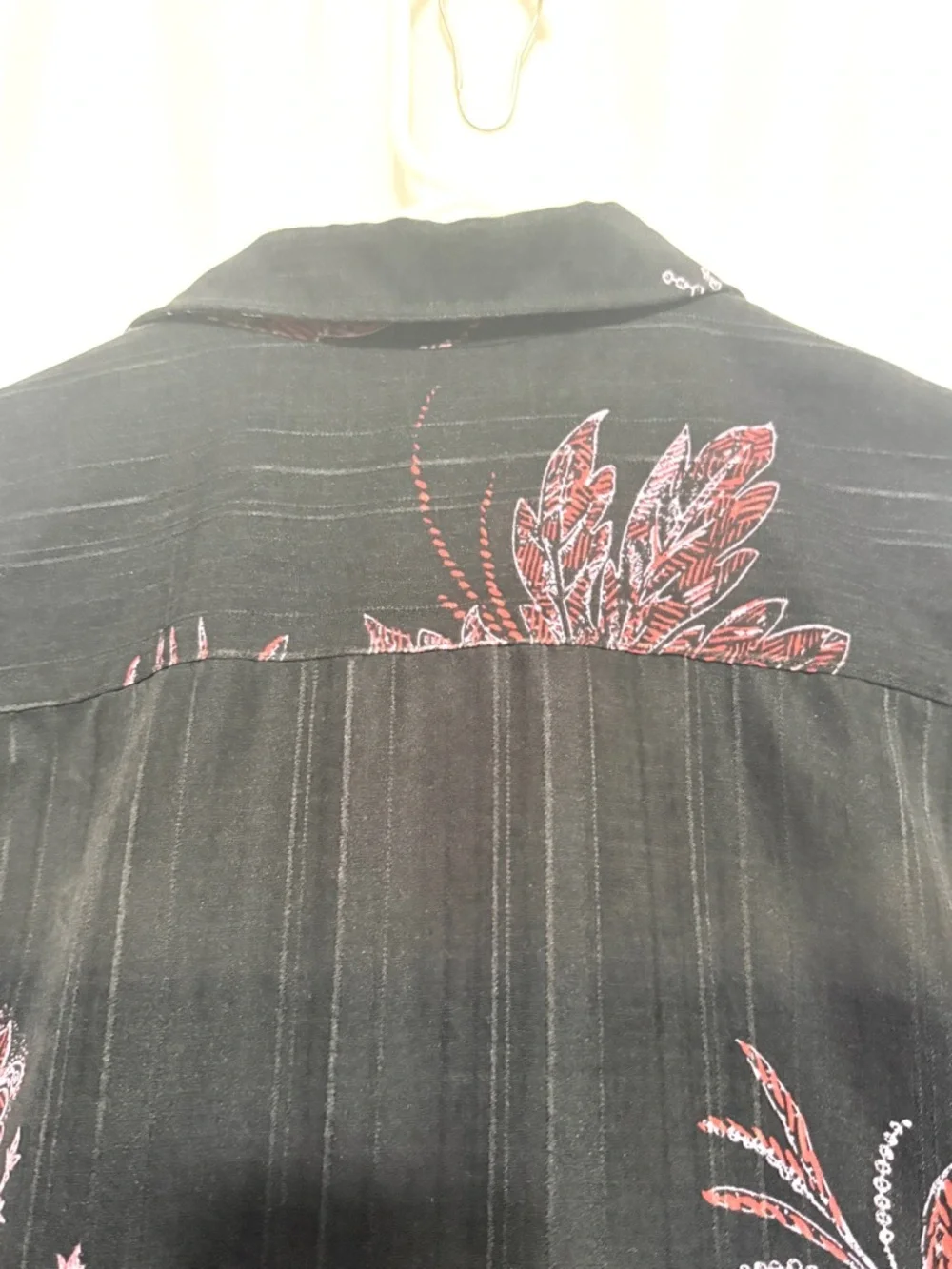 Van Heusen Black Short-Sleeve Button-Down Shirt with Floral Print, size XL